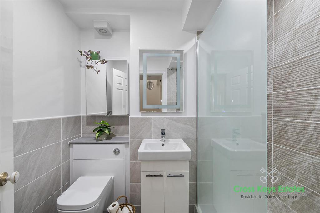 Family Shower Room