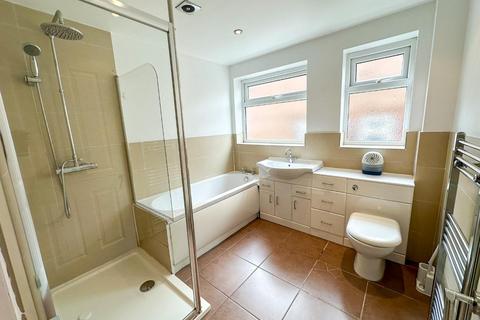 4 bedroom semi-detached house for sale, Meltham Close, Heaton Mersey, Stockport