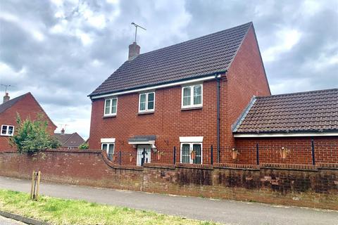 3 bedroom detached house to rent, Jubilee Road, Devizes