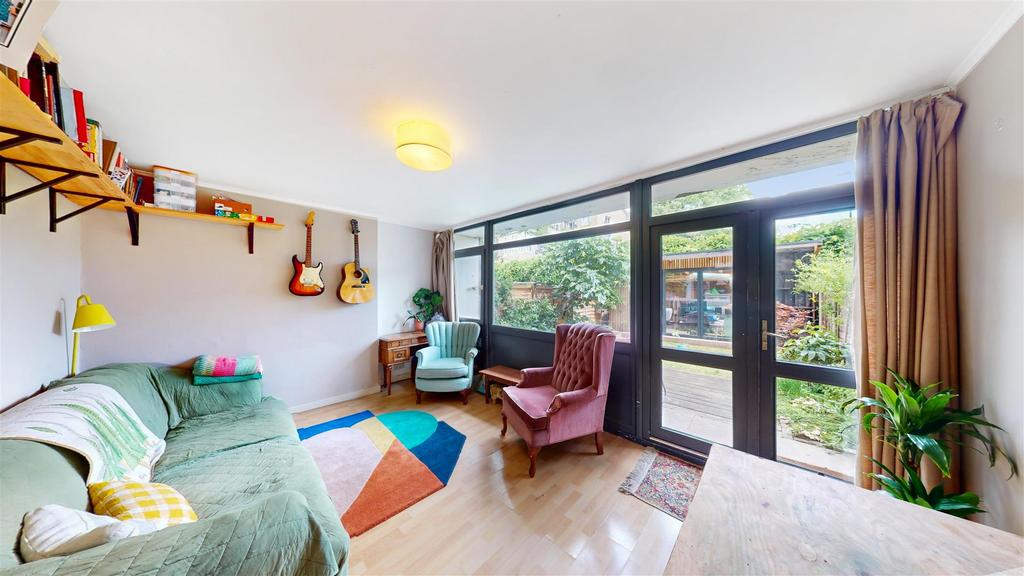 7 Kirton Gardens - vo Fxgn Hikj FI3 Z4 HXoos.jpg