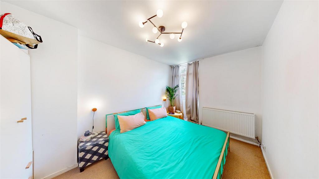 7 Kirton Gardens - YIJ8 HCFwrs MAZek KEIa F.jpg