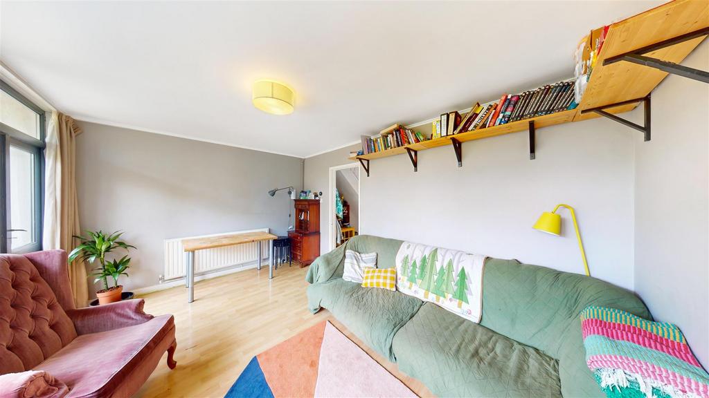 7 Kirton Gardens - Ys58v N3 Z5j Tqw2f I91 O2.jpg
