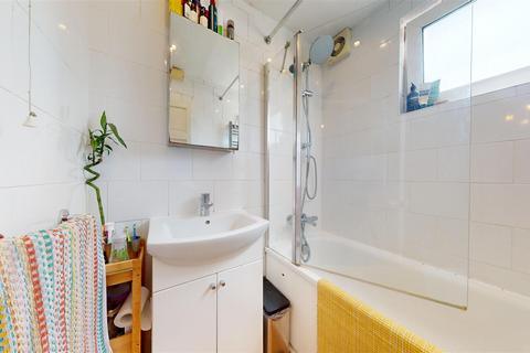 7 Kirton Gardens, London, E2 7LS