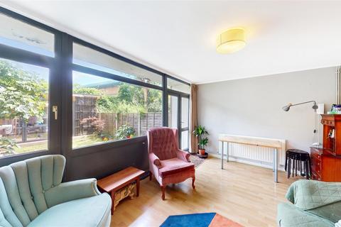 7 Kirton Gardens, London, E2 7LS