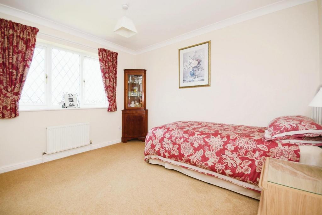 BEDROOM 2.jpg