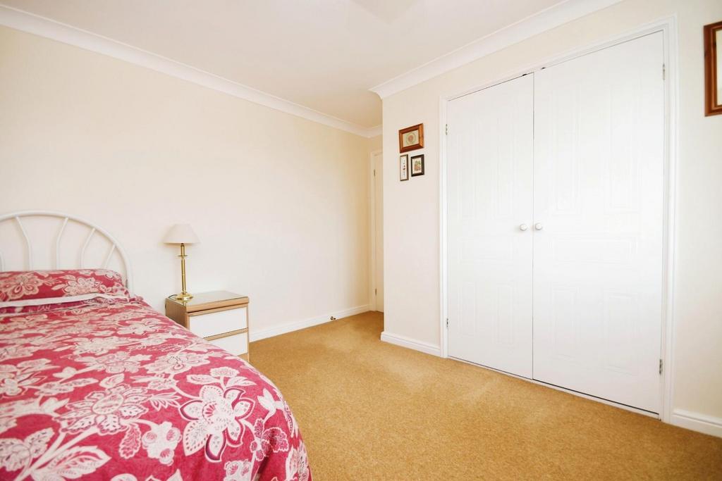 BEDROOM 2 02.jpg