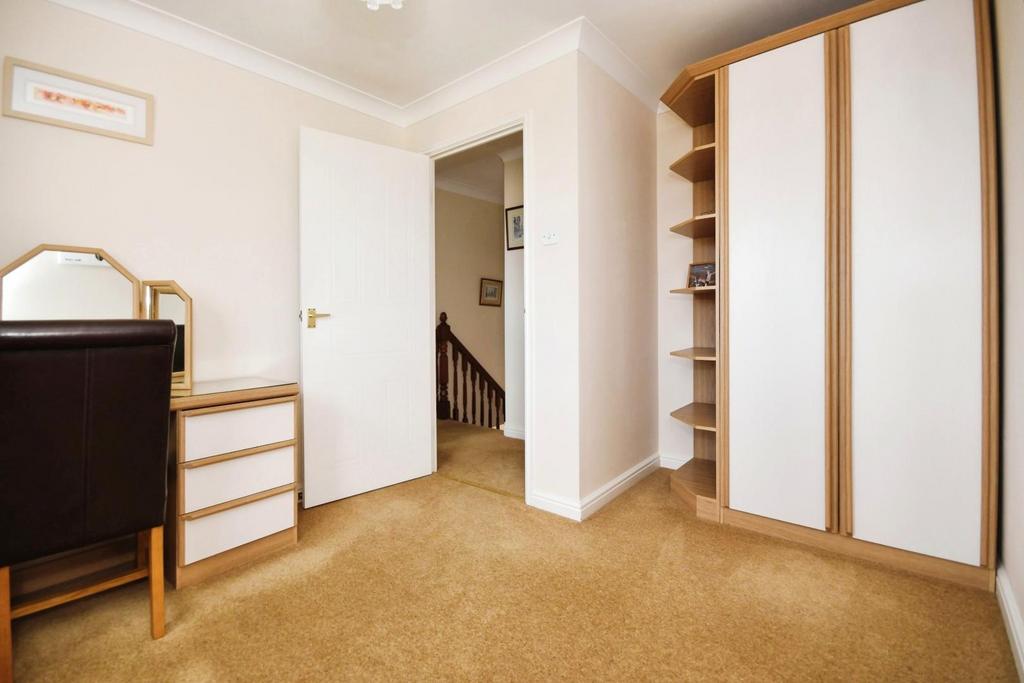 BEDROOM 4 02.jpg
