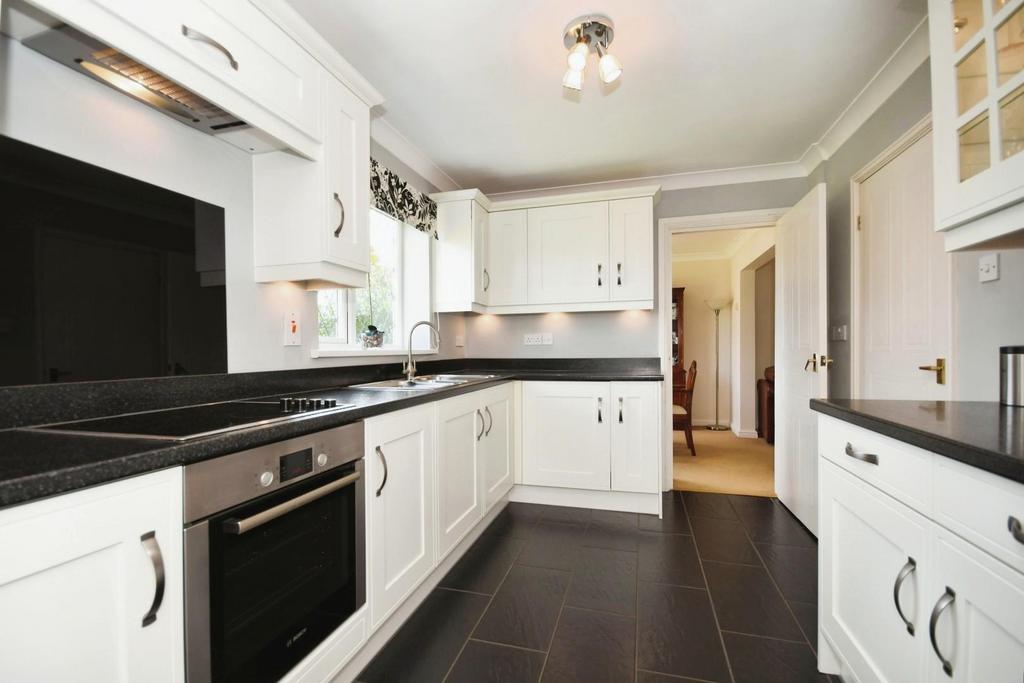 KITCHEN 02.jpg