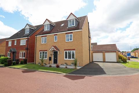 5 bedroom detached house for sale, Fritillary Place, Norton, Stockton-On-Tees, TS21 3LZ