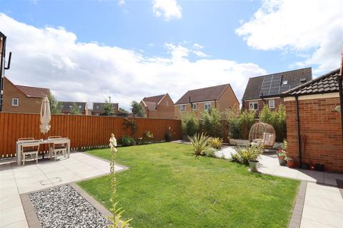 5 bedroom detached house for sale, Fritillary Place, Norton, Stockton-On-Tees, TS21 3LZ