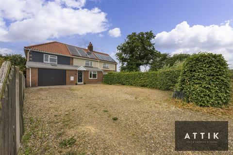 3 bedroom semi-detached house for sale, Chapel Road, Spooner Row, Wymondham