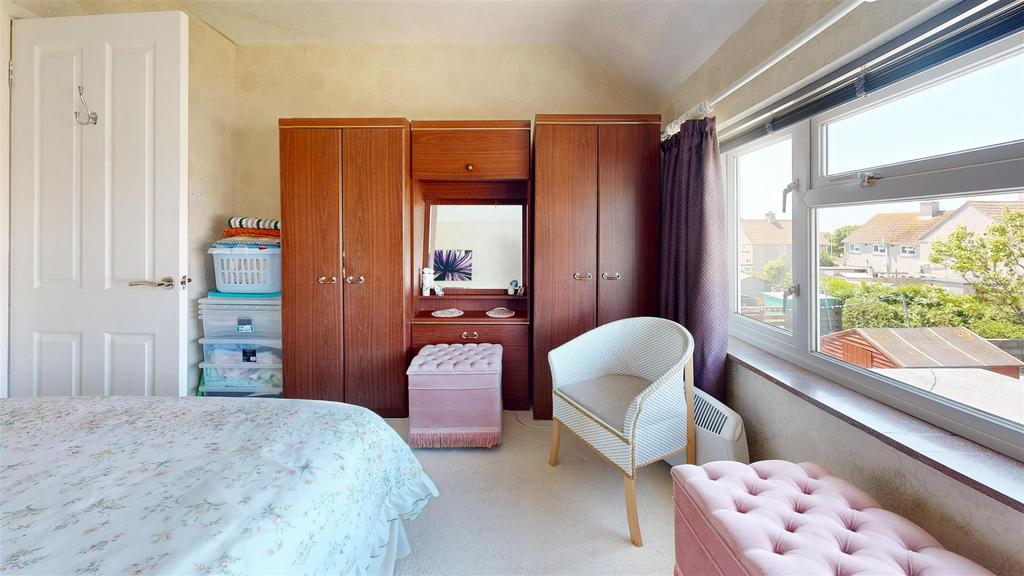 65-Pound-Piece-Bedroom 1.jpg