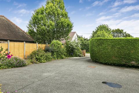 5 Cornish Close, Horseheath, Cambridge, CB21 4QQ