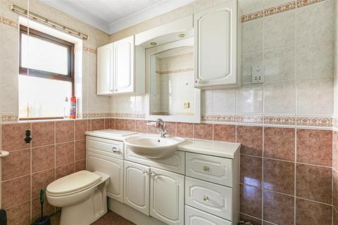 5 Cornish Close, Horseheath, Cambridge, CB21 4QQ
