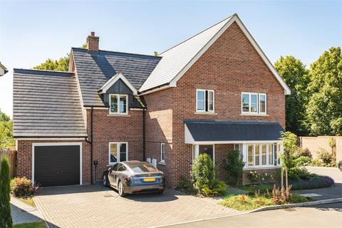 4 bedroom detached house for sale, Joyce Frankland Close, Newport CB11