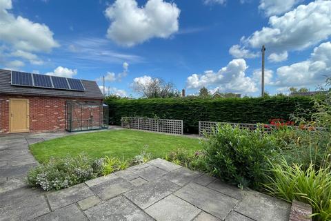 3 bedroom detached bungalow for sale, Bosbury Road, Cradley, Malvern