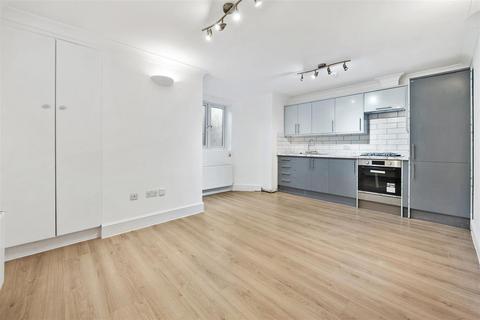 2 bedroom flat to rent, Evering Road, London N16