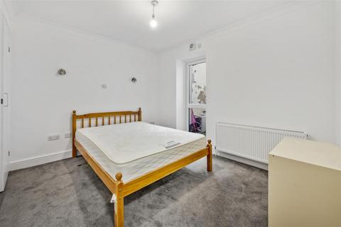 2 bedroom flat to rent, Evering Road, London N16