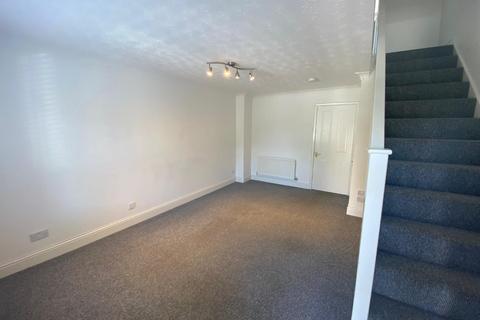 2 bedroom terraced house to rent, Nightingale Crescent, Bradville, Milton Keynes, MK13