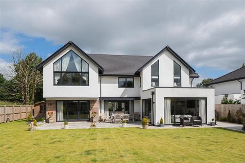 5 bedroom detached house for sale, An outstanding and individually designed detached family home in Hartford
