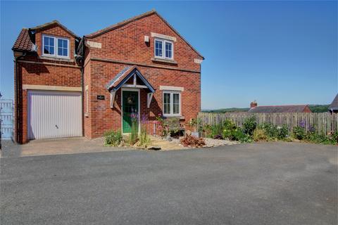 4 bedroom detached house for sale, Hillgarth, Castleside, Consett, DH8