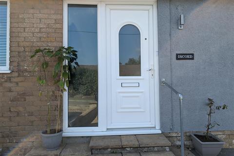 3 bedroom detached bungalow for sale, Iscoed, 19 Penbanc, Fishguard