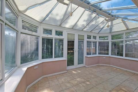 2 bedroom detached bungalow for sale, Woodvale Drive, Hall Green, Birmingham