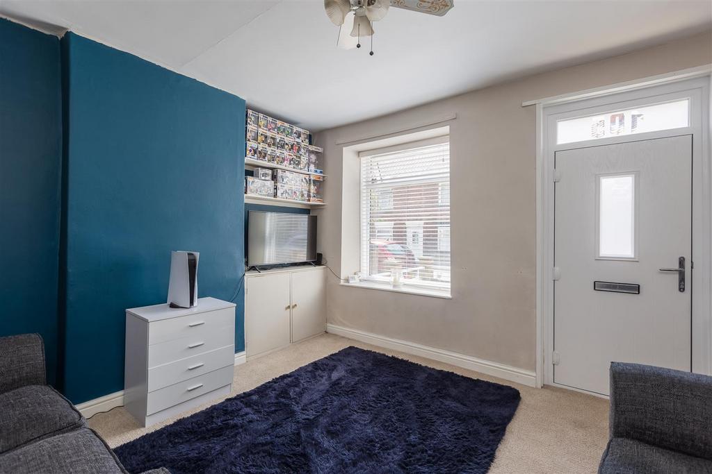 Mill Street 105 Sitting Room-1.jpg