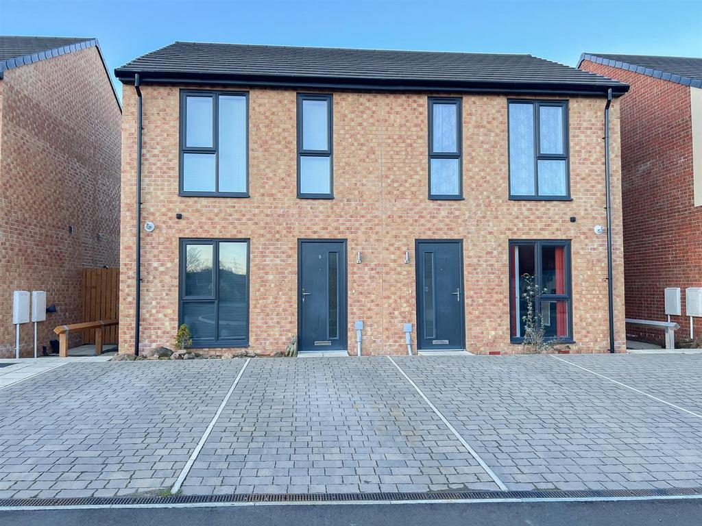 Linhope Green, Kingsmead, Wooler 2 bed semidetached house £795 pcm