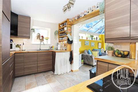 10 Catchpole Close, Kessingland, Lowestoft, NR33 7TL