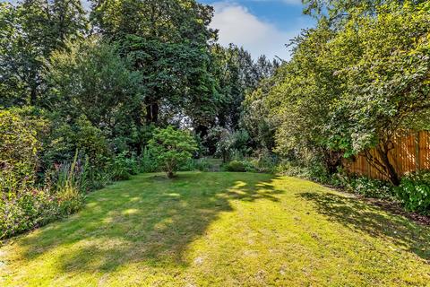 12 Dudley Grove, Epsom, KT18 7NB