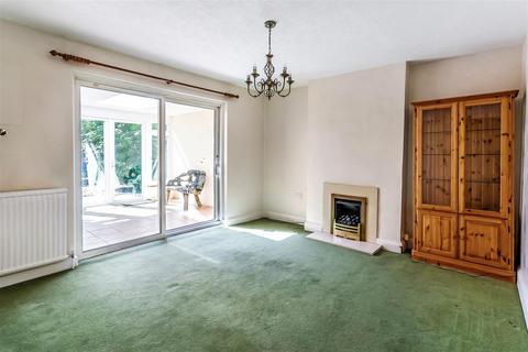 12 Dudley Grove, Epsom, KT18 7NB