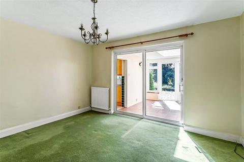12 Dudley Grove, Epsom, KT18 7NB