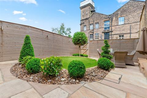 3 bedroom end of terrace house for sale, Ilkley Road, Otley LS21