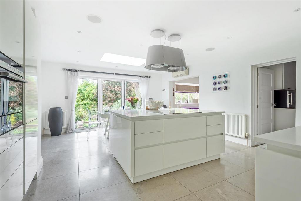 Kitchen / Breakfast Room