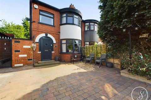 4 bedroom semi-detached house for sale, Selby Road, Leeds