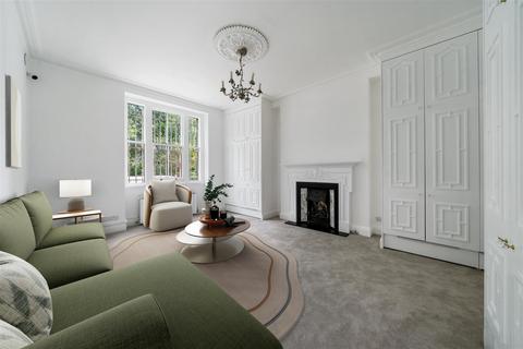 4 bedroom flat for sale, Vale Court, Maida Vale, W9