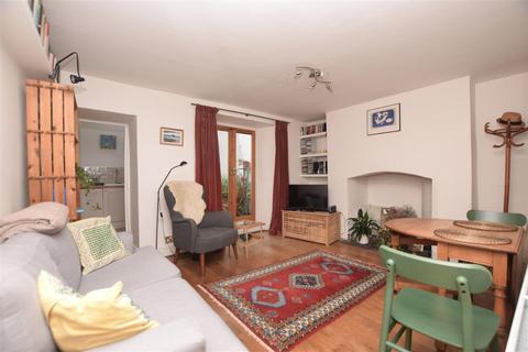 1 bedroom flat to rent, 10411 Basement Flat, 116 Richmond Road