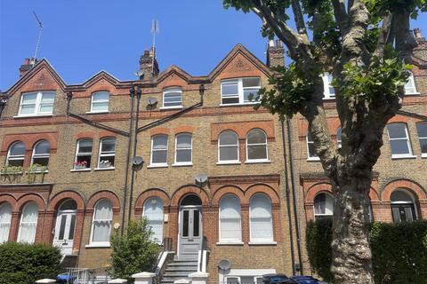 2 bedroom property to rent, Brondesbury Villas, London
