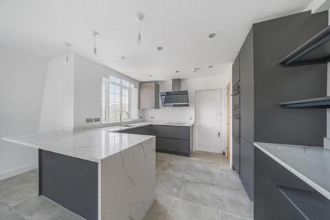 3 bedroom apartment for sale, Garden Court, London, NW8