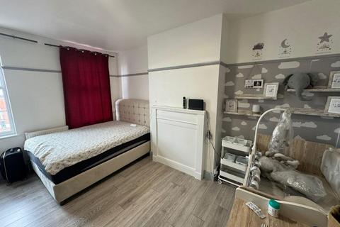 2 bedroom flat for sale, Fore Street, London