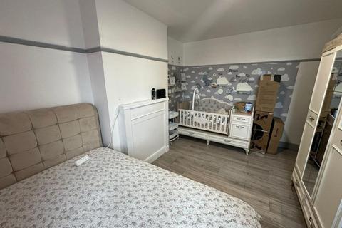 2 bedroom flat for sale, Fore Street, London