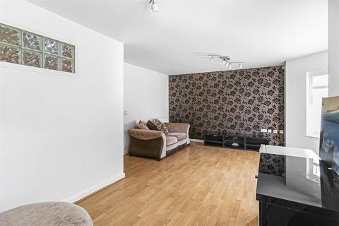 2 bedroom apartment for sale, Trinity Avenue, Enfield