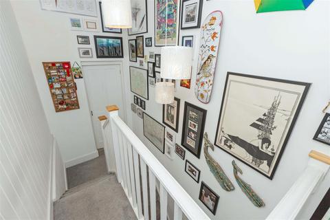 25 Lyndhurst Road, Worthing, BN11 2DB