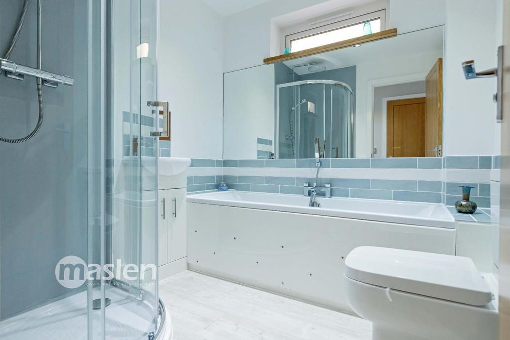 En-Suite Bathroom.JPG