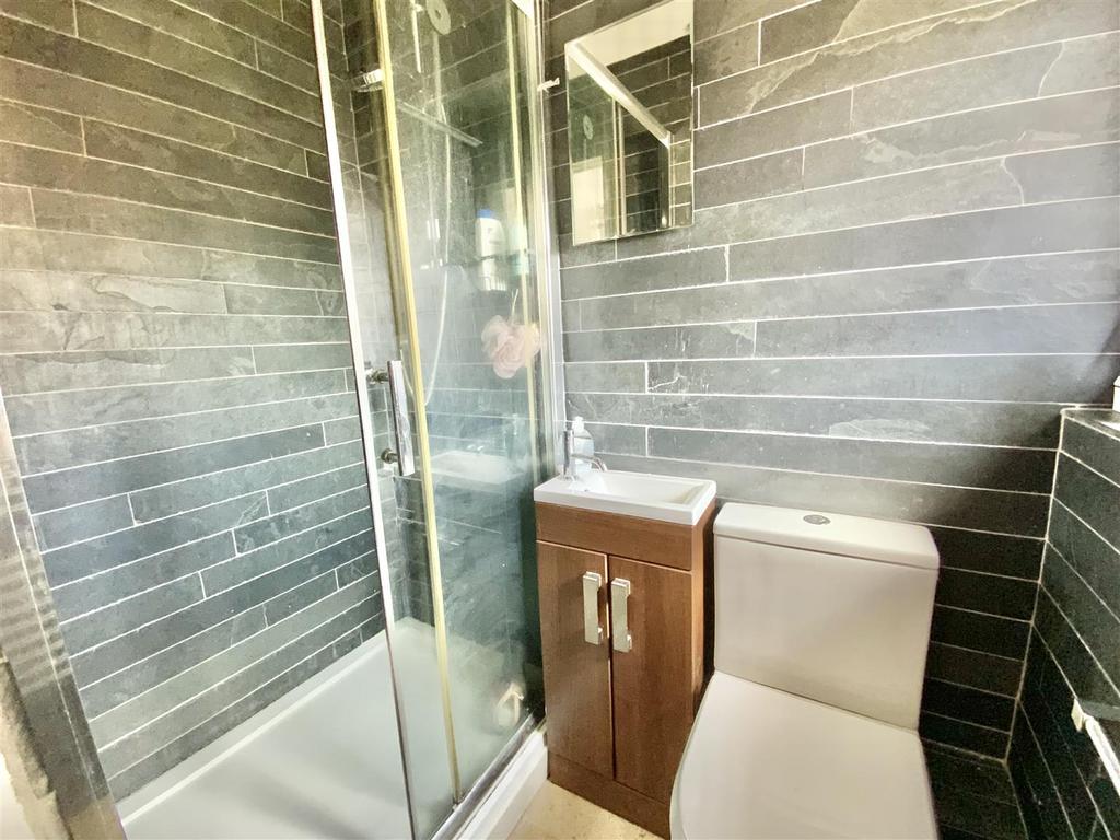 Bedroom 2 - Ensuite