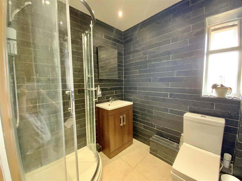 Family Shower Room