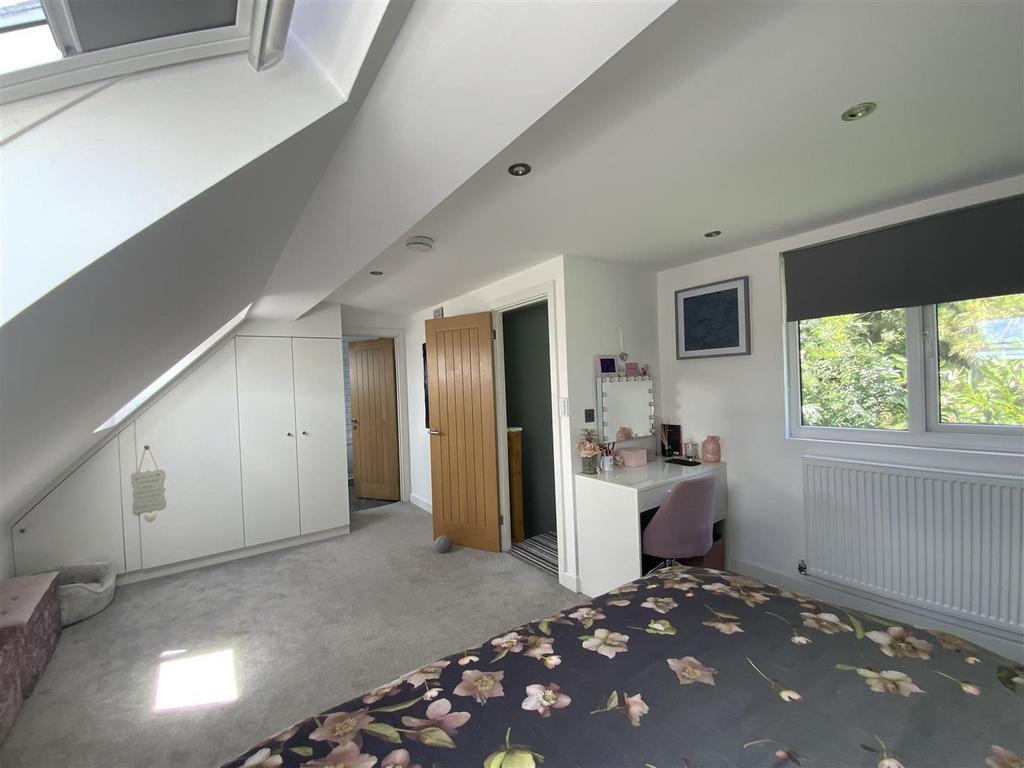 Master Bedroom - Dressing Area