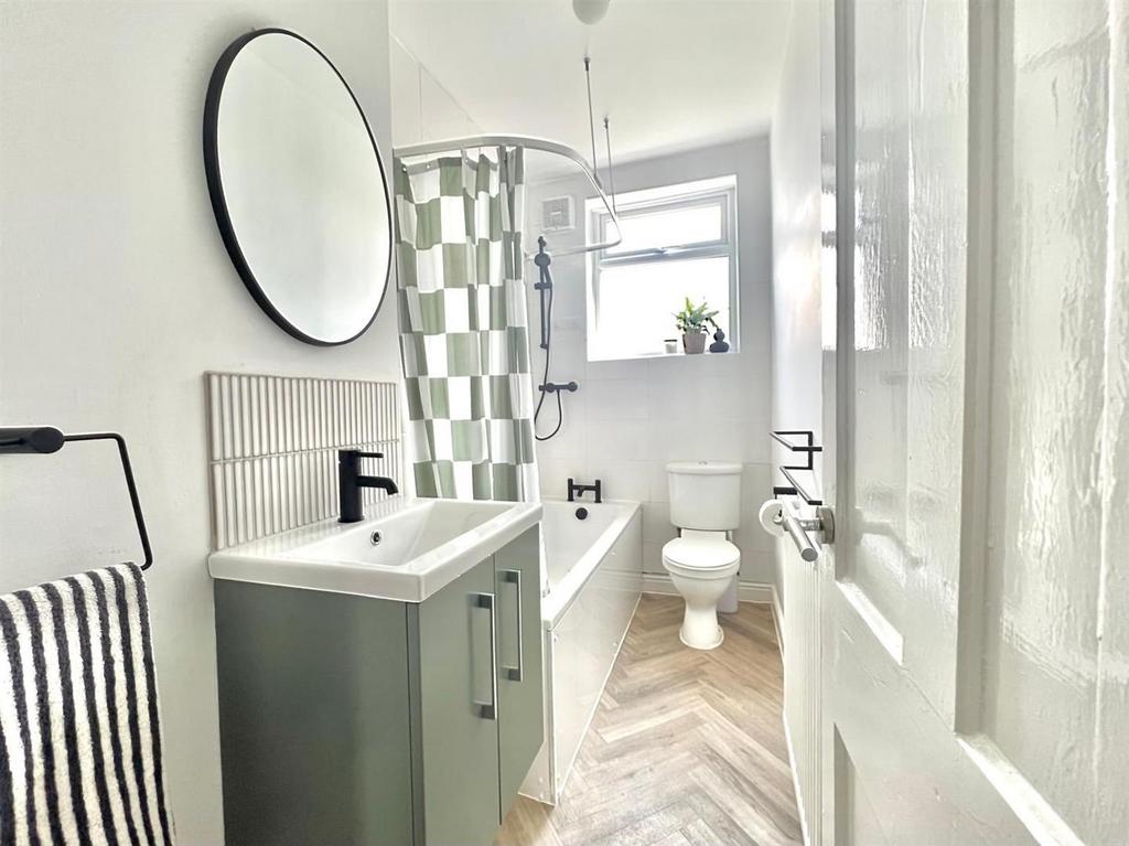 Bath 2.jpg