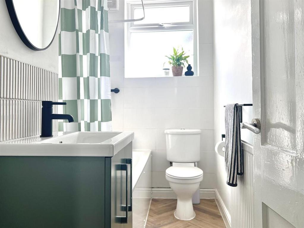 Bath 3.jpg